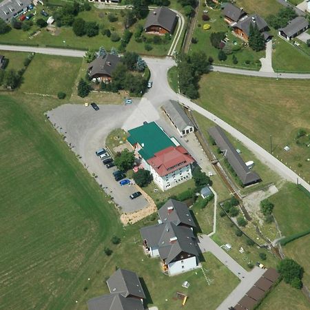 Gasthof-Pension Hochsteiner Glödnitz エクステリア 写真